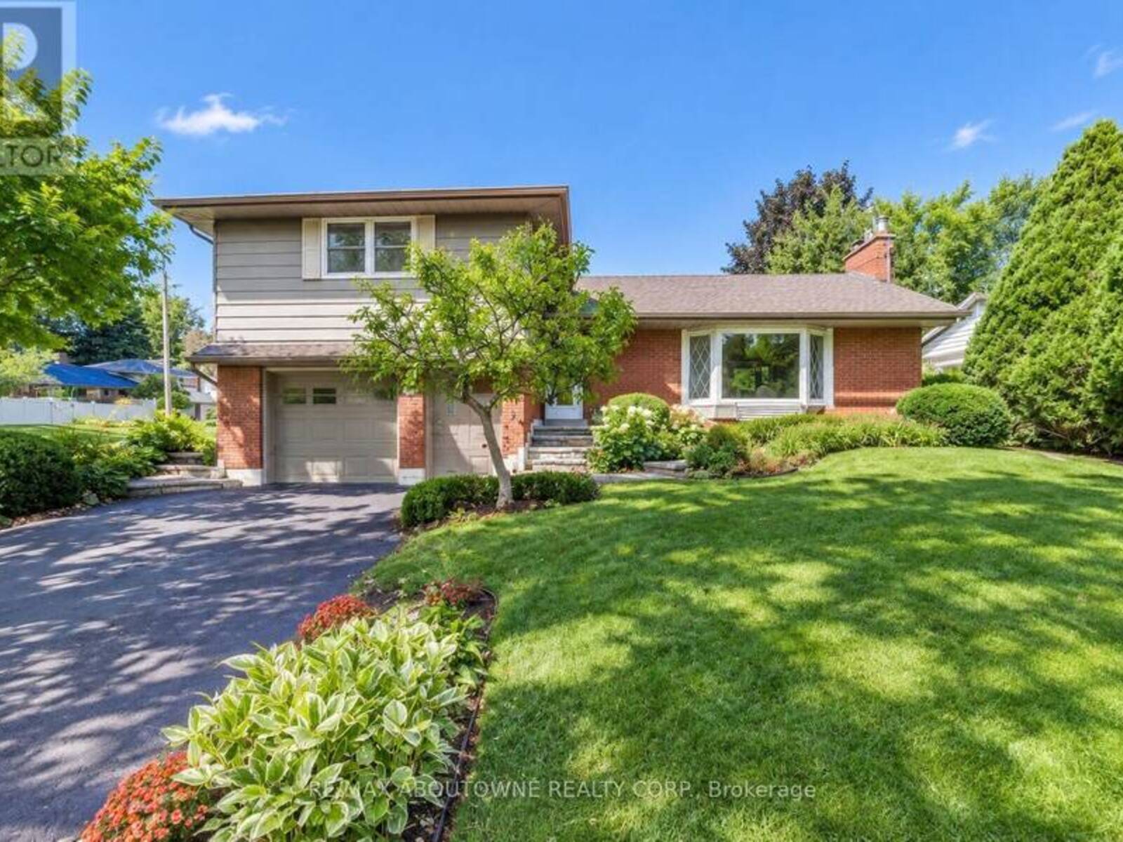 3143 SOUTH DRIVE, Burlington, Ontario L7N 1H8