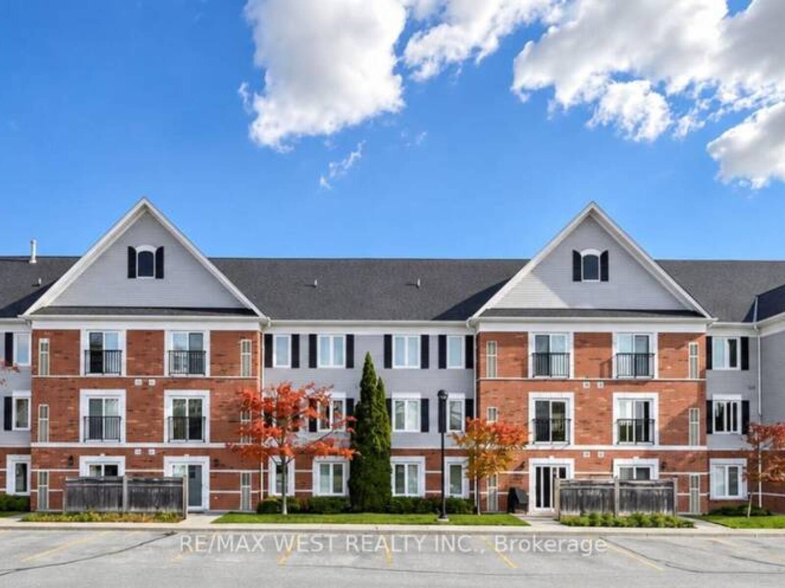 105 - 102 ASPEN SPRINGS DRIVE, Clarington, Ontario L1C 5N6