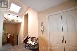 24 MONTCALM CRESCENT | Tiny Ontario | Slide Image Thirty