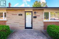 282 KENT CRESCENT | Burlington Ontario | Slide Image Eleven