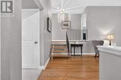 282 KENT CRESCENT | Burlington Ontario | Slide Image Thirteen