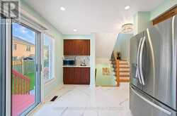 54 STARHILL CRESCENT | Brampton Ontario | Slide Image Eight
