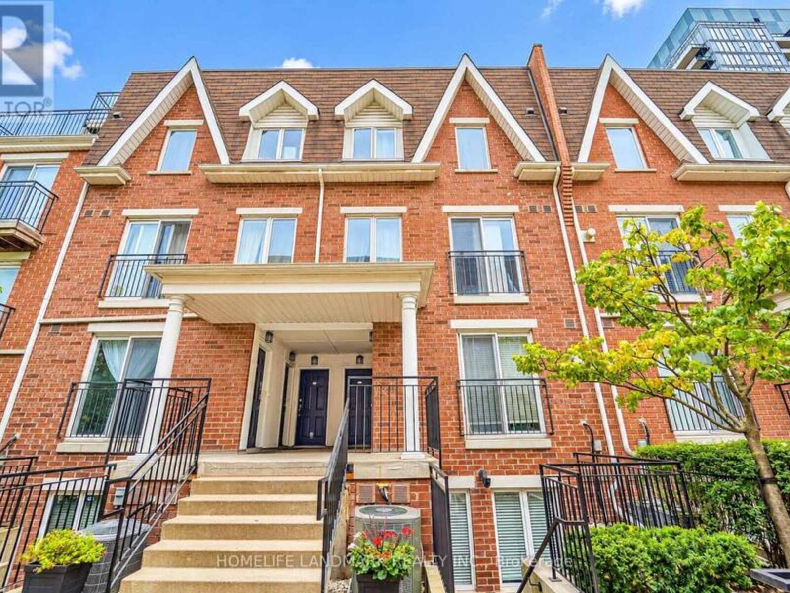 714 - 10 LAIDLAW STREET, Toronto, Ontario M6K 1X2