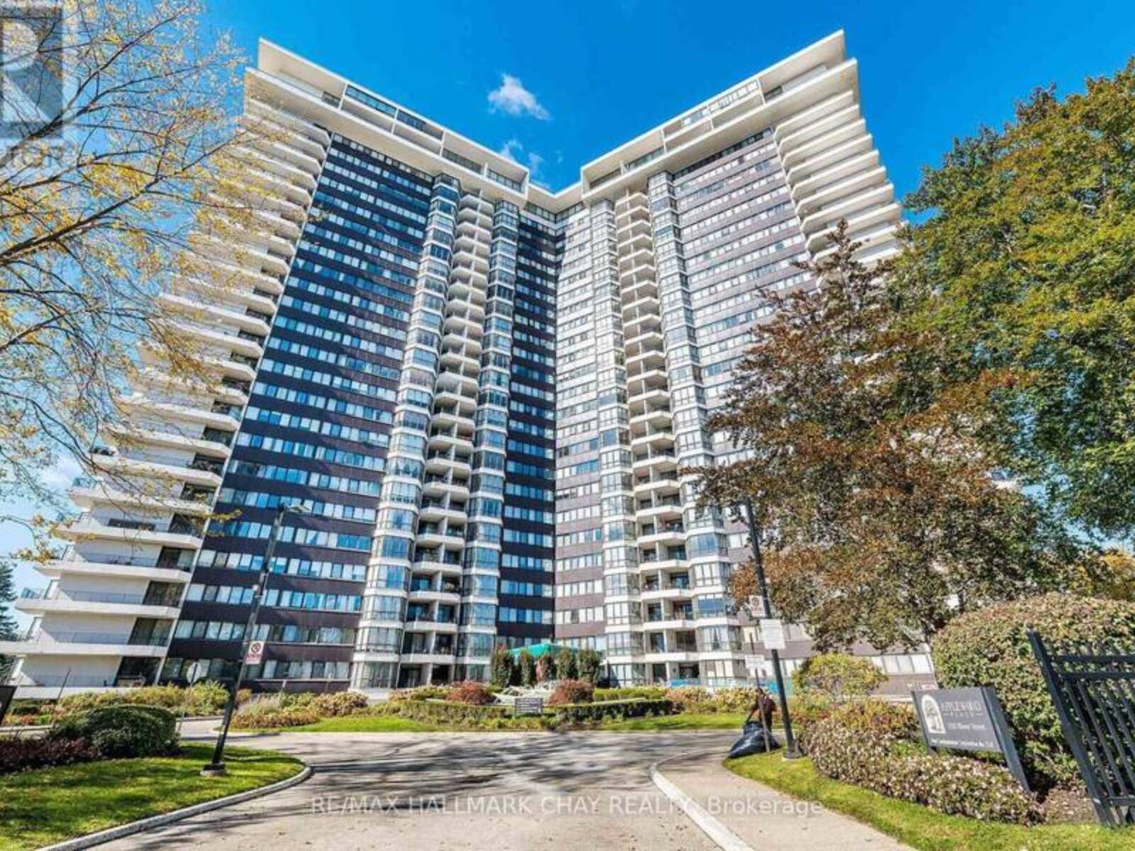 317 - 1333 BLOOR STREET, Mississauga, Ontario L4Y 3T6