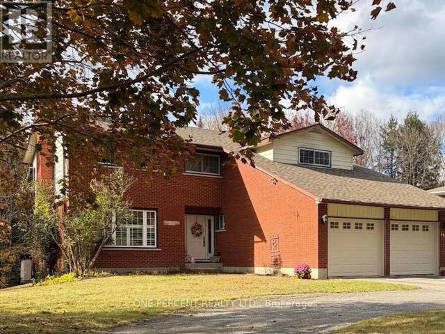 40 GOLF COURSE ROAD Bracebridge Ontario, P1L 1M7 - 4 Bedrooms Home For Sale