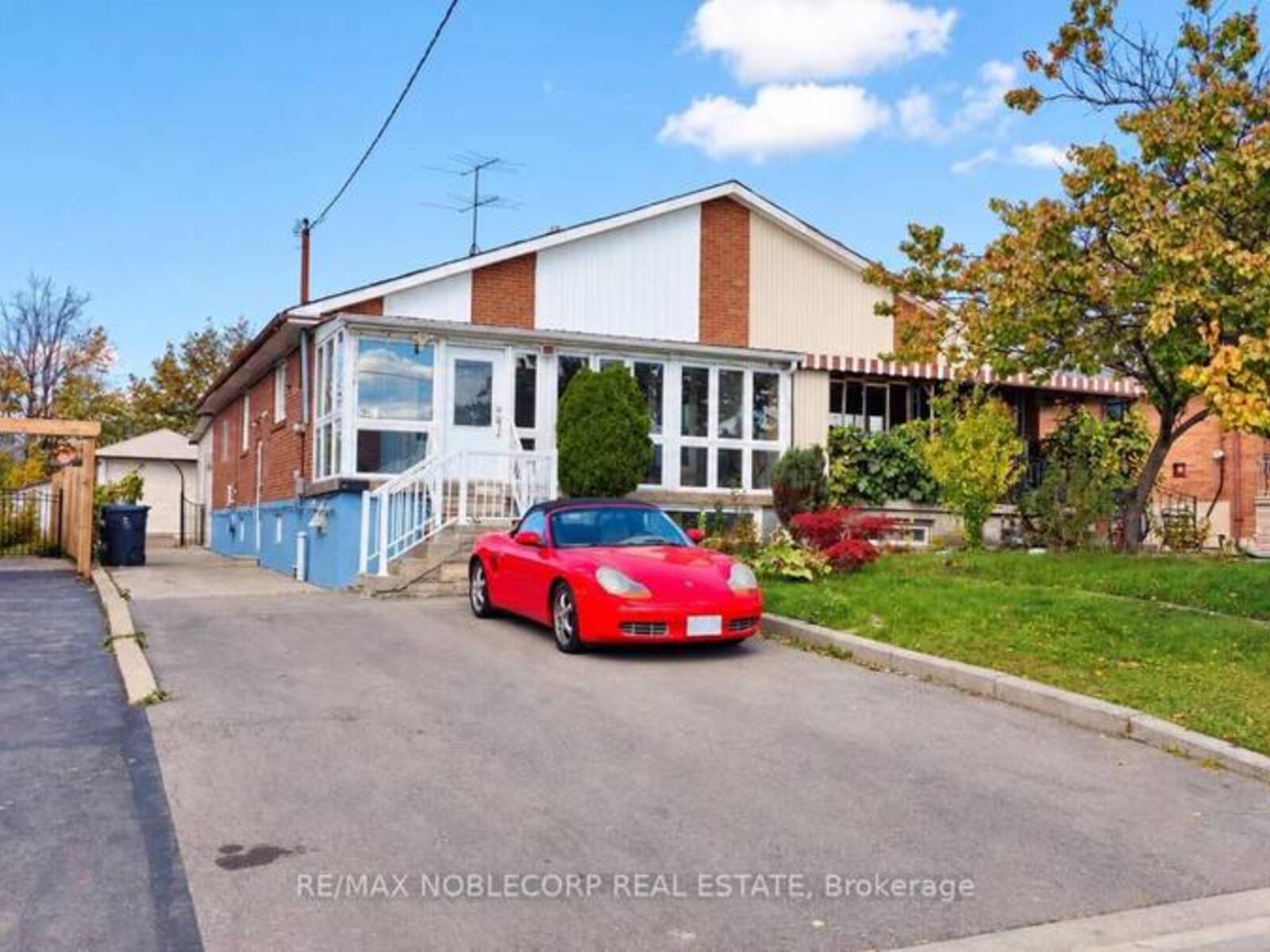 95 SNOWOOD COURT, Toronto, Ontario M3N 1E7