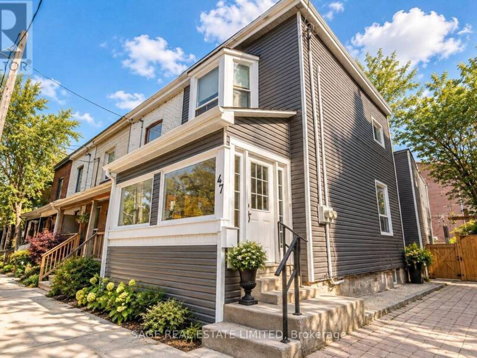 47 JONES AVENUE, Toronto, Ontario M4M 2Z7