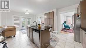 7 SUNDEW LANE | Richmond Hill Ontario | Slide Image Thirteen