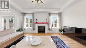 7 SUNDEW LANE | Richmond Hill Ontario | Slide Image Seven