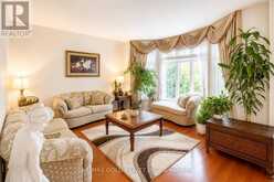 12 HIGHVALLEY CIRCLE | Brampton Ontario | Slide Image Four
