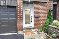7 BRIAR LANE | Dundas Ontario | Slide Image Two