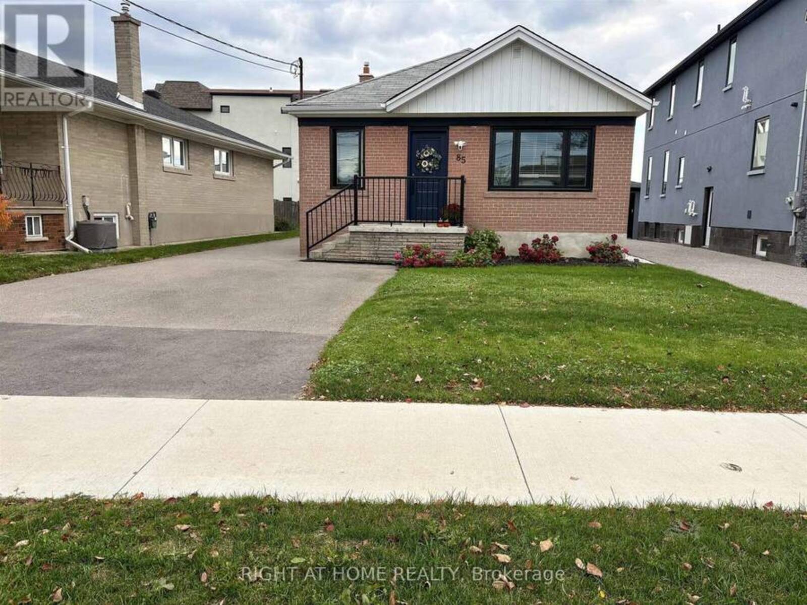 85 FLORAL PARKWAY, Toronto, Ontario M6L 2C3