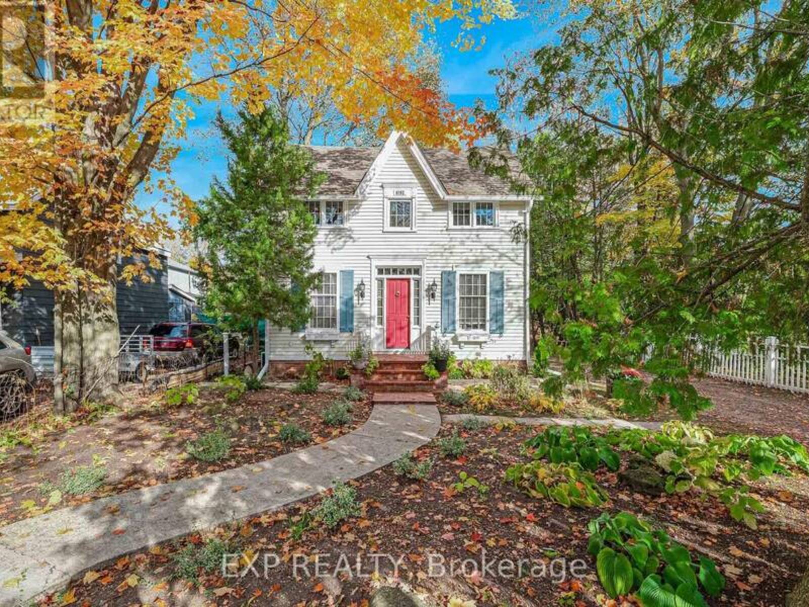 9 TURNER STREET, Georgina, Ontario L4P 3C8