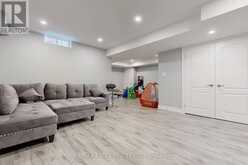 9 SUNNYSIDE HILL ROAD | Markham Ontario | Slide Image Forty-four