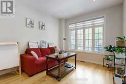 9 SUNNYSIDE HILL ROAD | Markham Ontario | Slide Image Four