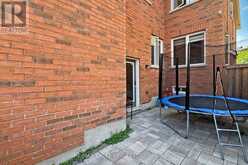 9 SUNNYSIDE HILL ROAD | Markham Ontario | Slide Image Fifty