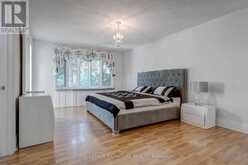 383 MAPLEHURST AVENUE | Oakville Ontario | Slide Image Thirteen