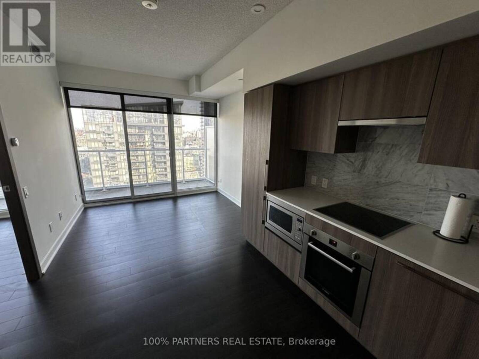 3507 - 17 BATHURST STREET, Toronto, Ontario M5V 0M1