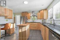 313 NORTH SHORE BOULEVARD | Burlington Ontario | Slide Image Thirteen