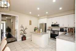 103 DONOVAN HEIGHTS | Milton Ontario | Slide Image Thirteen