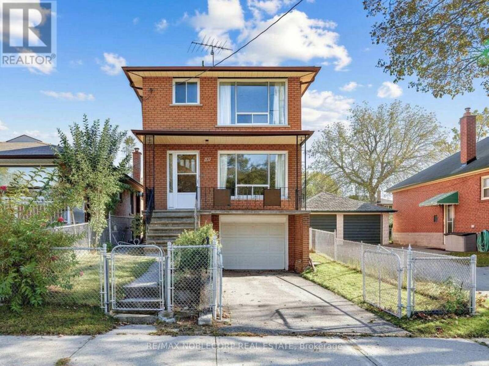 157 HALLMARK AVENUE, Toronto, Ontario M8W 4K9