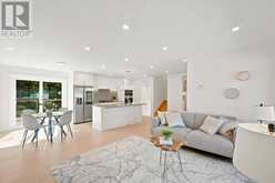 7 PARKSIDE DRIVE | East Gwillimbury Ontario | Slide Image Eight