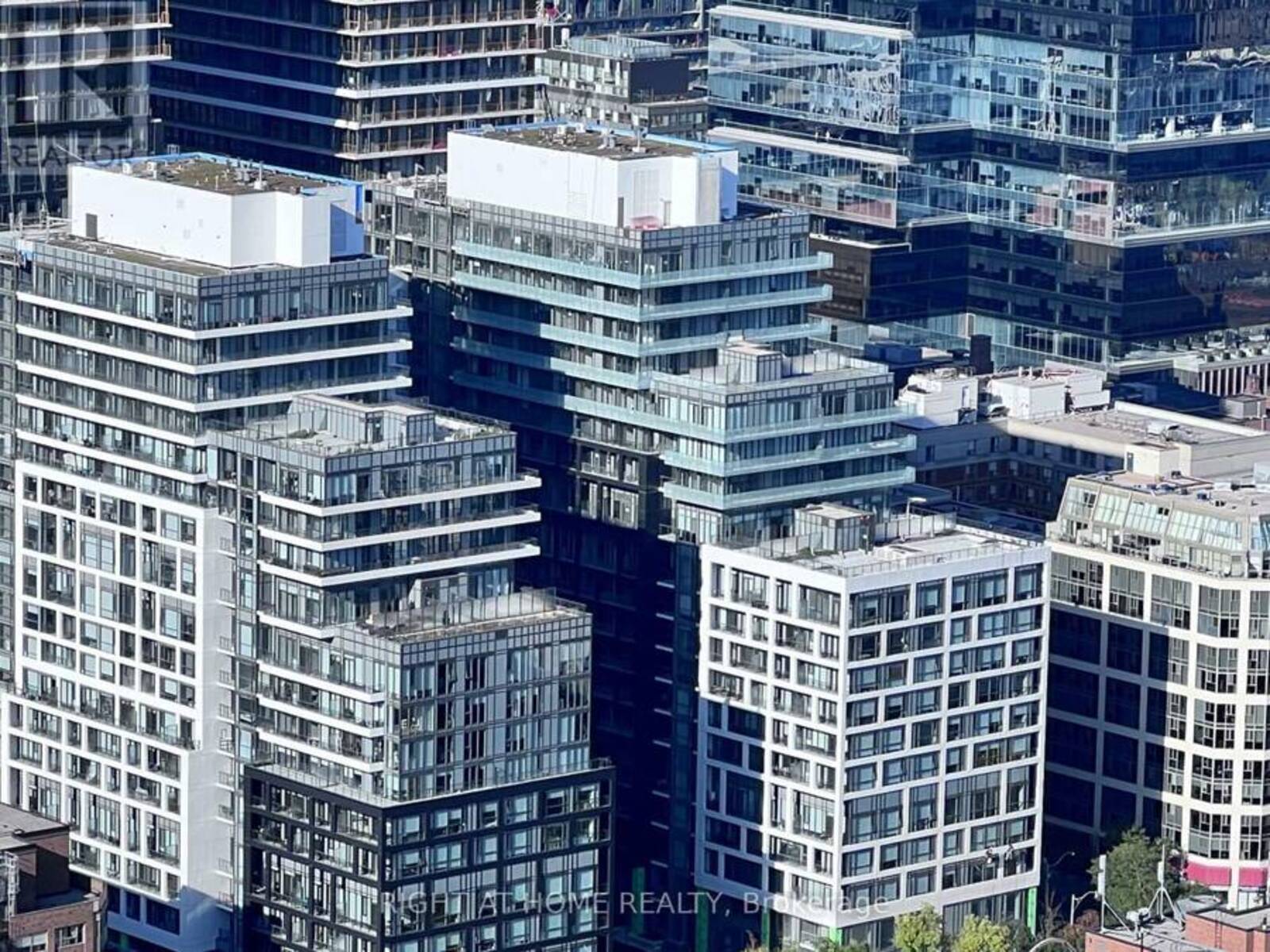 1721 - 60 PRINCESS STREET, Toronto, Ontario M5A 2C7