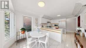 16 MEYER CIRCLE | Markham Ontario | Slide Image Seven