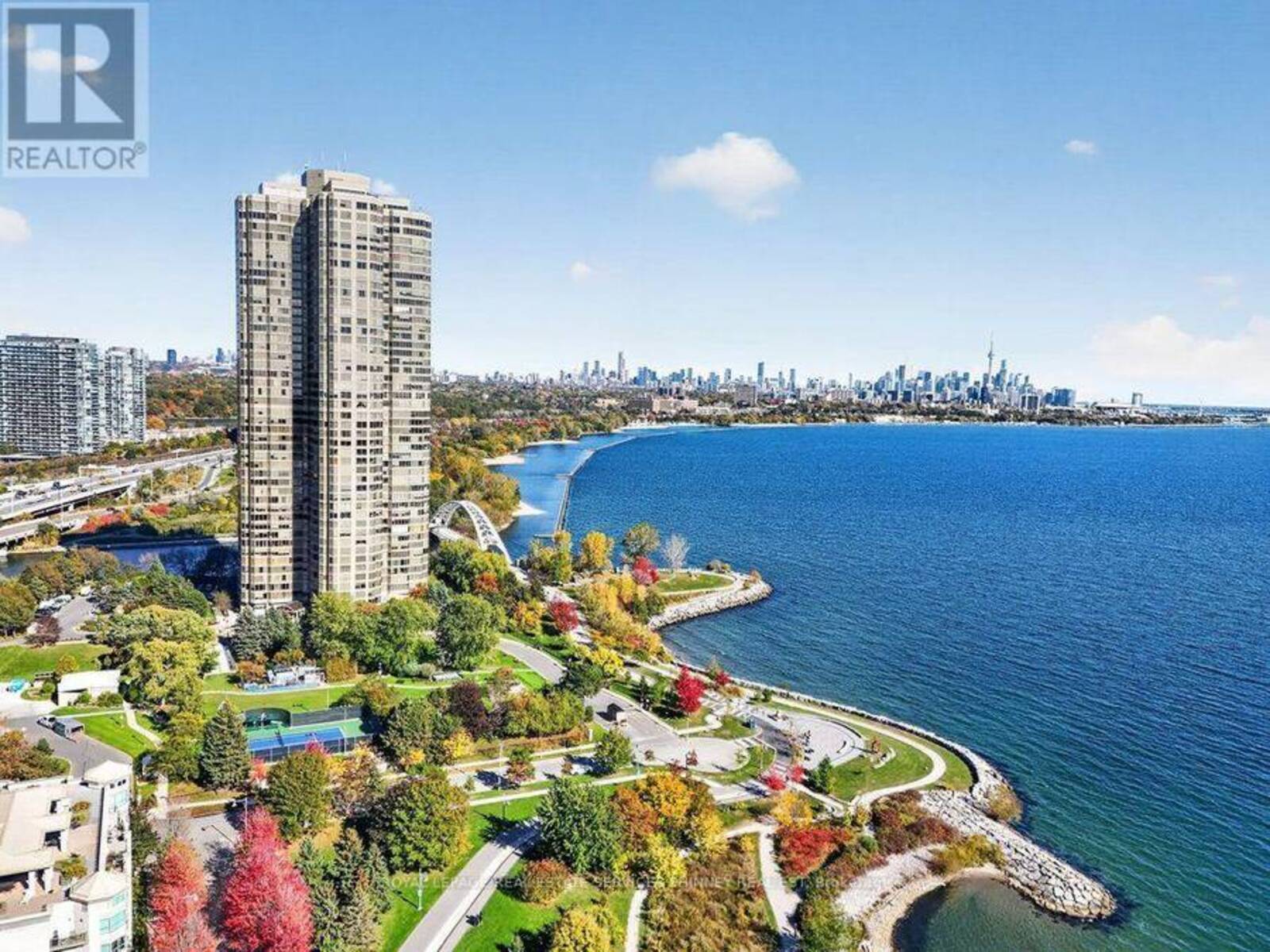 2210 - 1 PALACE PIER COURT, Toronto, Ontario M8V 3W9