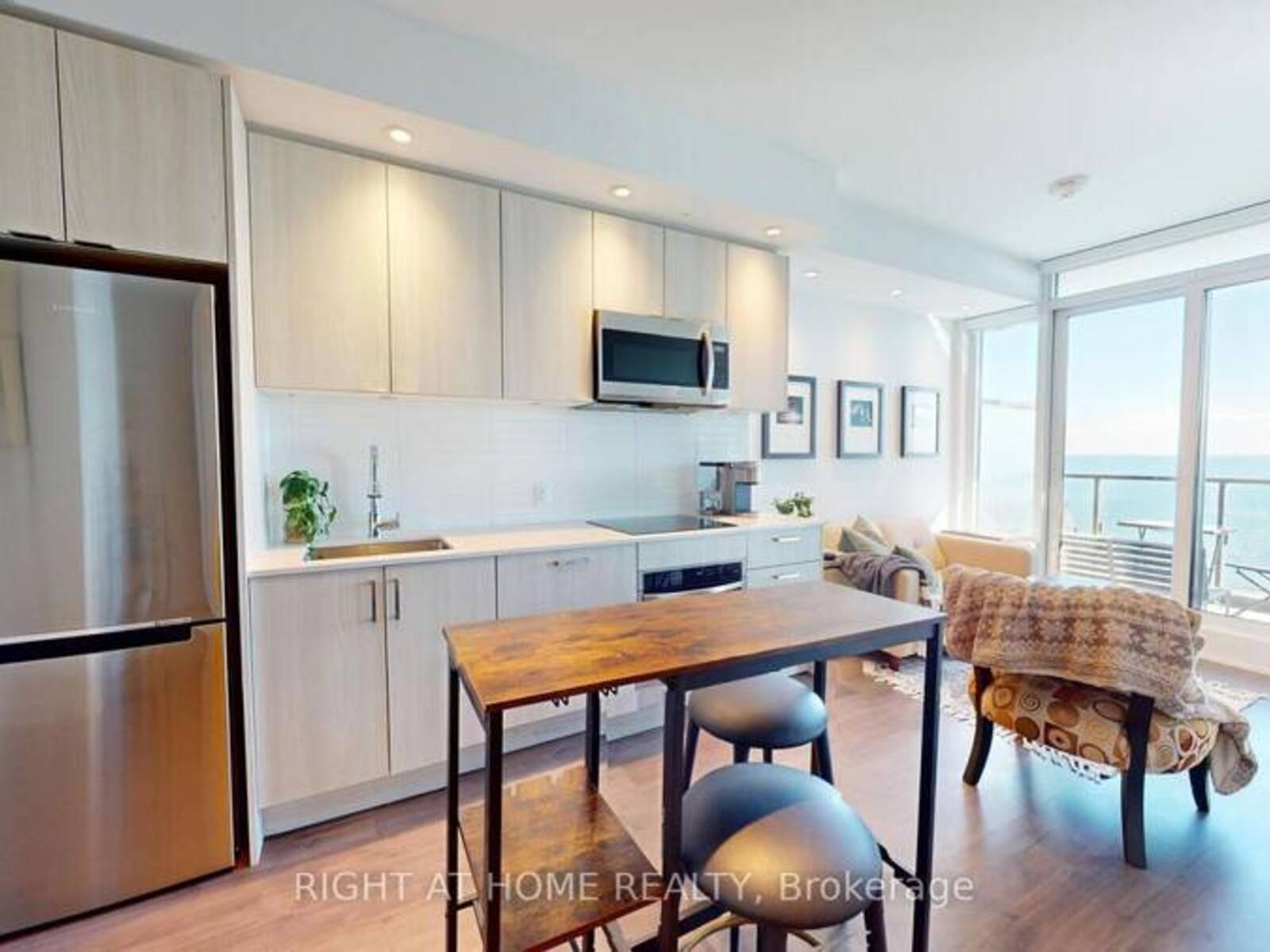 1609 - 1926 LAKE SHORE BOULEVARD W, Toronto, Ontario M6S 1A1