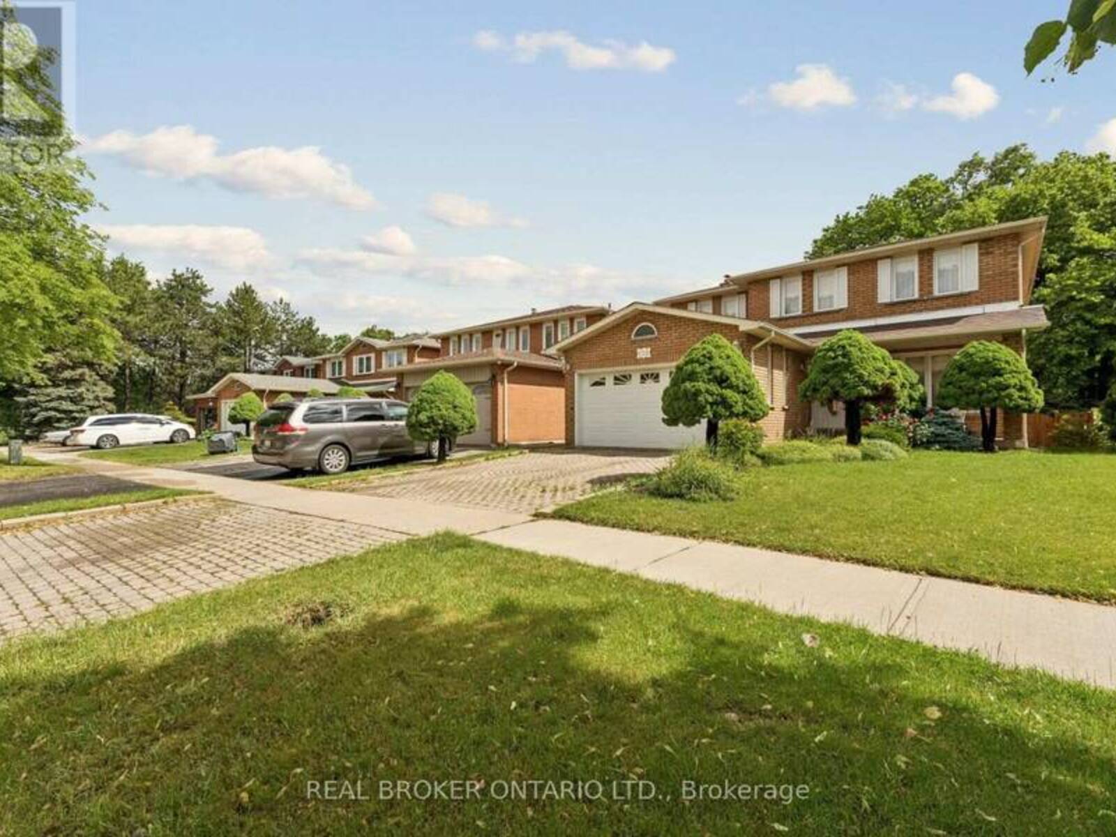 102 CORONATION CIRCLE, Brampton, Ontario L6Z 4A7