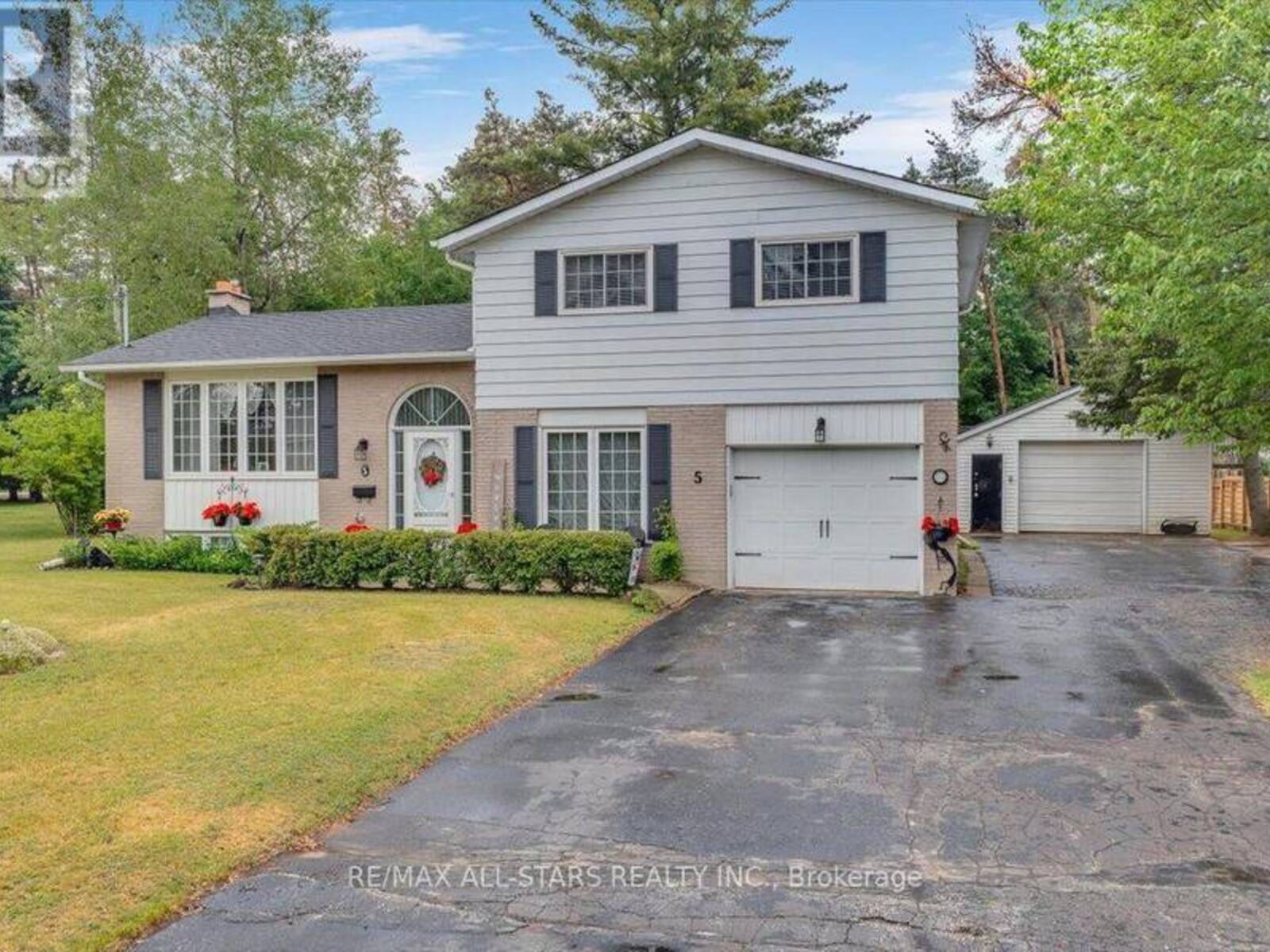5 SUNRISE STREET, East Gwillimbury, Ontario L9N 1H4