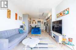 2014 - 105 THE QUEENSWAY WAY | Toronto Ontario | Slide Image Nine