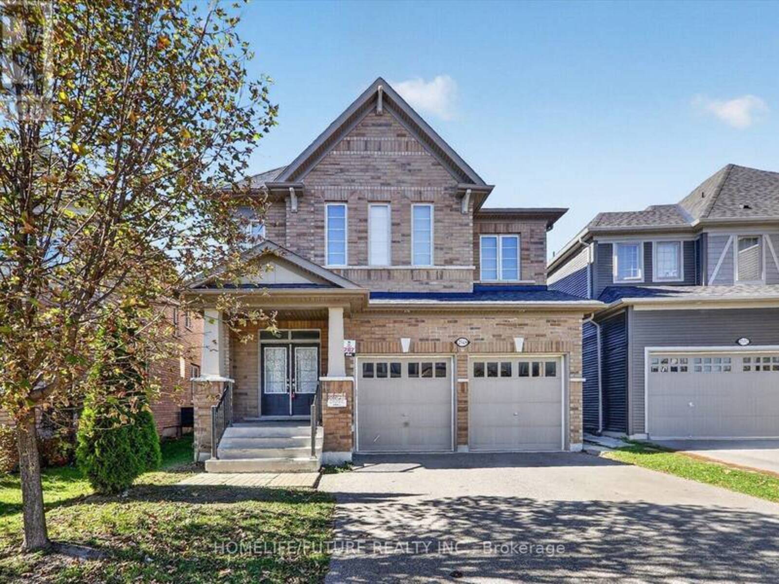 2548 BANDSMAN CRESCENT, Oshawa, Ontario L1L 0M2