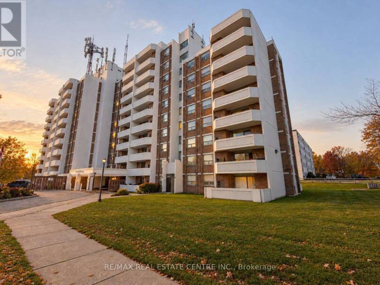 8 FEAD STREET, Orangeville, Ontario L9W 3X4