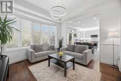 306 MONTREAL CIRCLE | Hamilton Ontario | Slide Image Nine