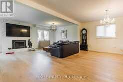 60 GOODERHAM DRIVE | Toronto Ontario | Slide Image Five
