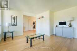 60 GOODERHAM DRIVE | Toronto Ontario | Slide Image Eight