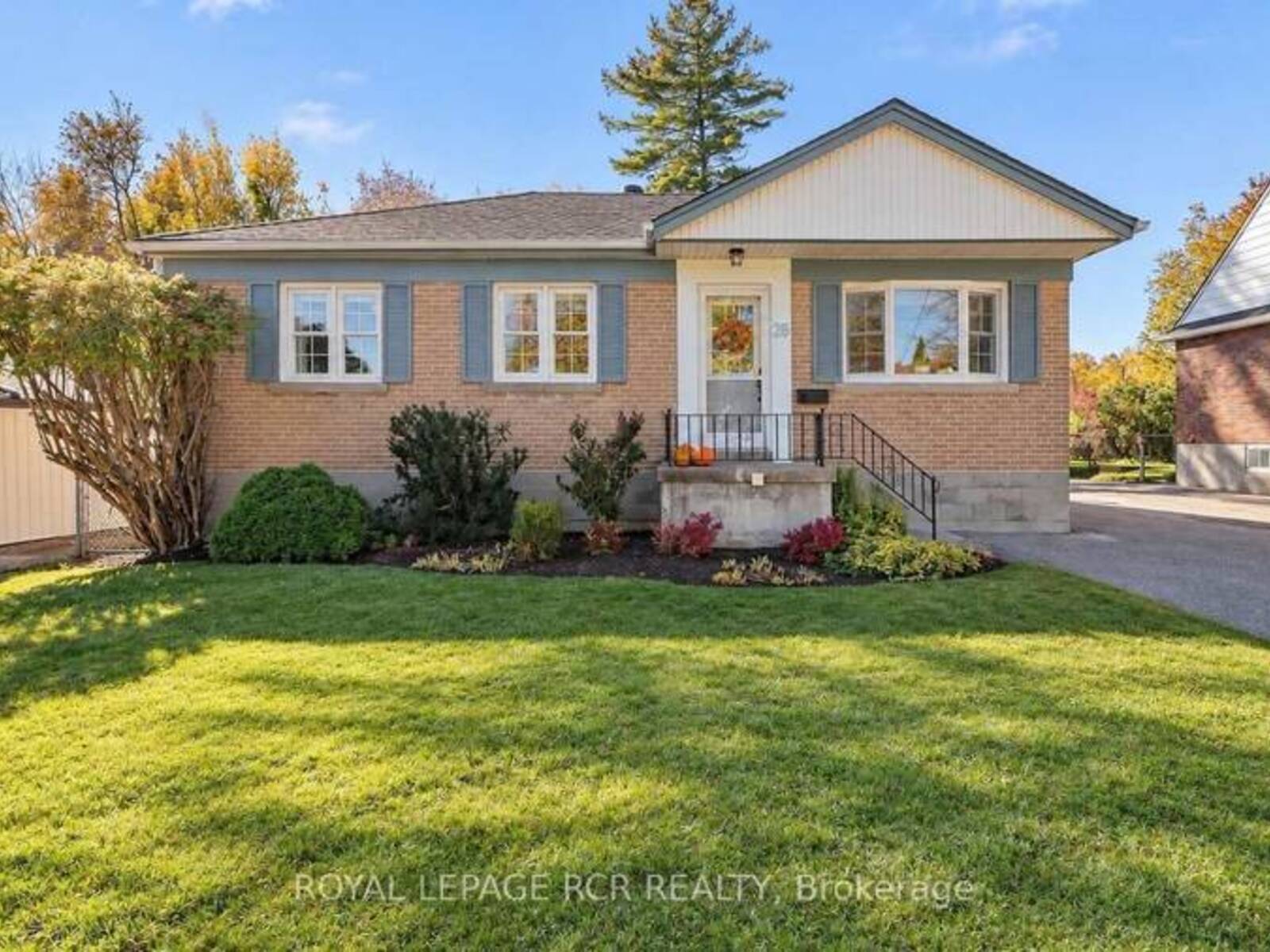 26 NEWTON STREET, Barrie, Ontario L4M 3N3