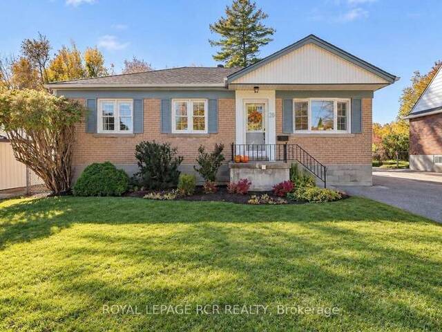 26 NEWTON STREET Barrie Ontario, L4M 3N3 - 4 Bedrooms Home For Sale