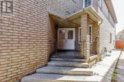 104 TUMBLEWEED TRAIL | Brampton Ontario | Slide Image Four