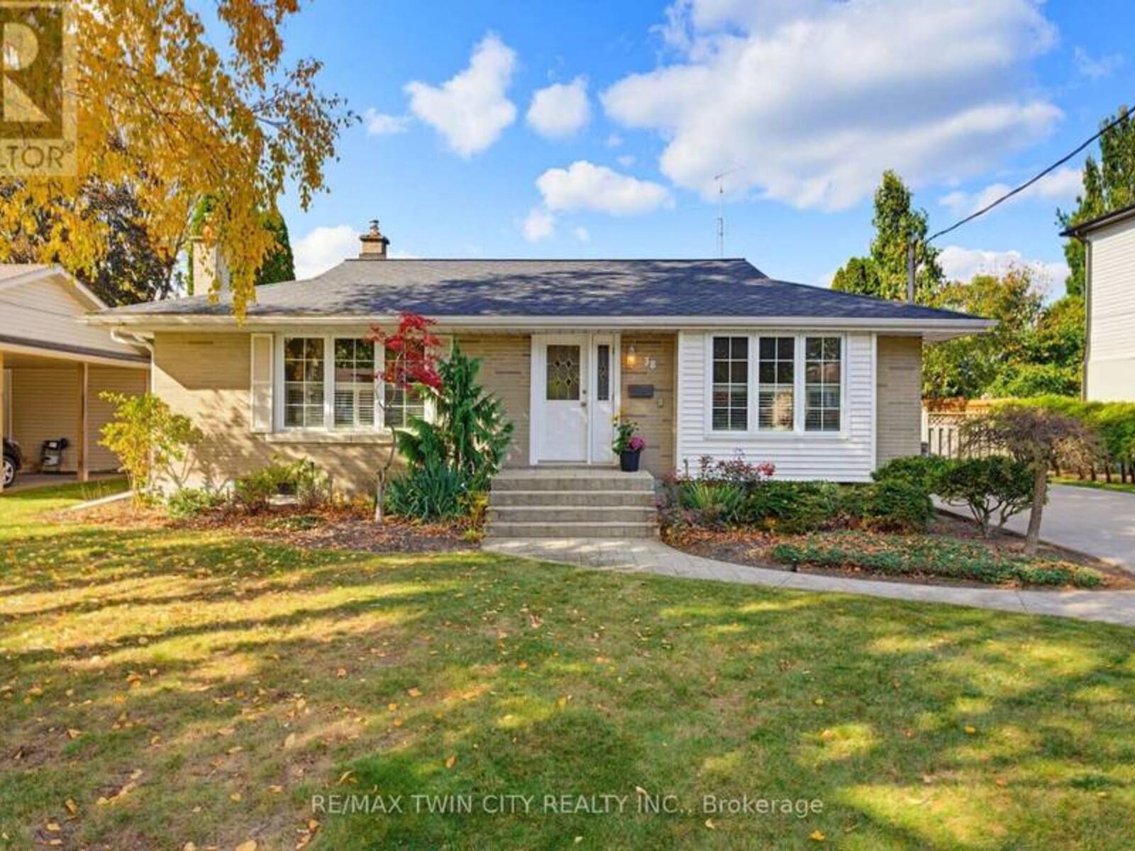 38 VARADI AVENUE, Brantford, Ontario N3R 3N3