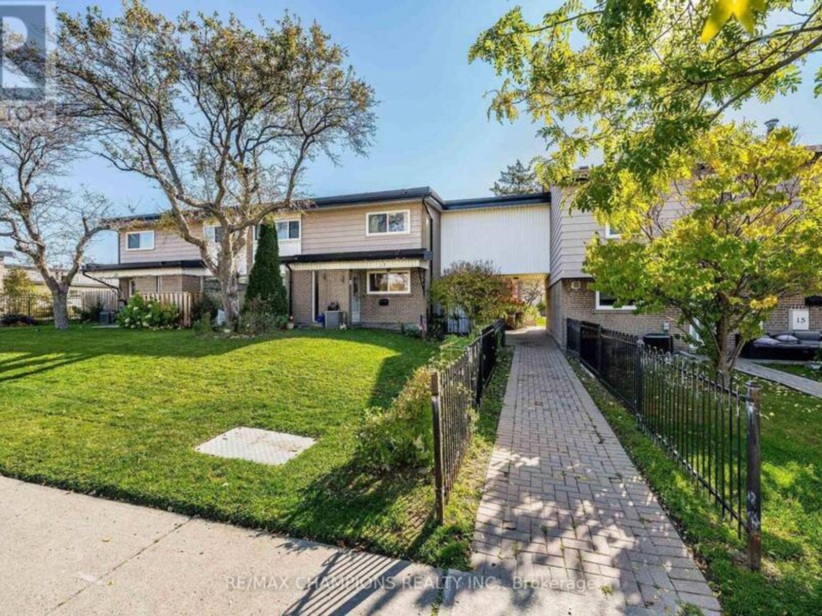 17 - 925 BAYLY STREET, Pickering, Ontario L1W 1L4