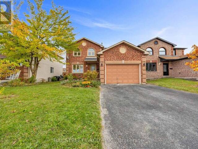 13 IRISH LANE Barrie Ontario, L4M 6H3 - 5 Bedrooms Home For Sale