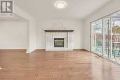 13 IRISH LANE | Barrie Ontario | Slide Image Nine