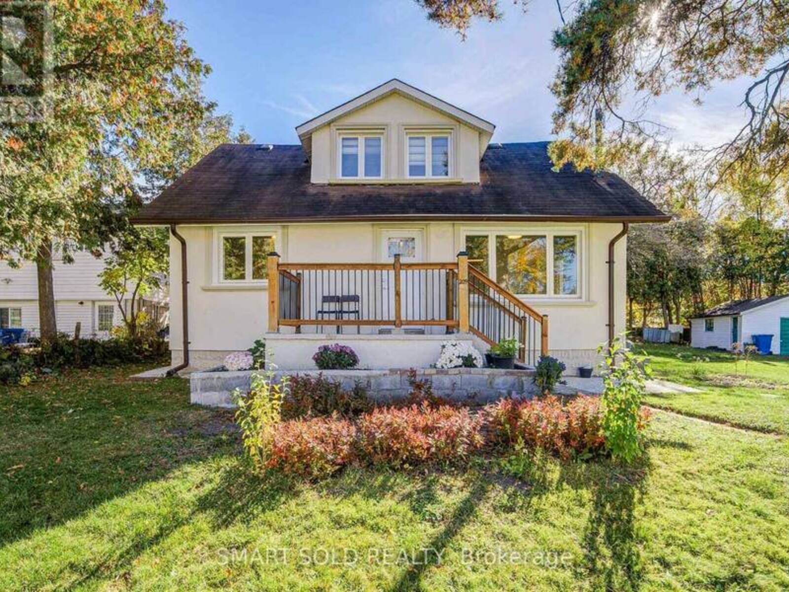 209 PINE BEACH DRIVE, Georgina, Ontario L4P 2V6