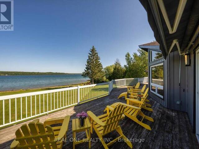 501219 GREY ROAD 1 ROAD Georgian Bluffs Ontario, N0H 2T0 - 5 Bedrooms Waterfront Home For sale