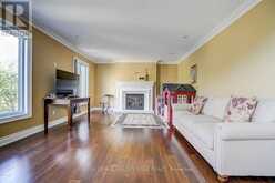 725 EXCELLER CIRCLE | Newmarket Ontario | Slide Image Thirteen