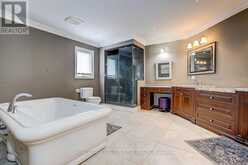 725 EXCELLER CIRCLE | Newmarket Ontario | Slide Image Thirty