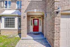 725 EXCELLER CIRCLE | Newmarket Ontario | Slide Image Three